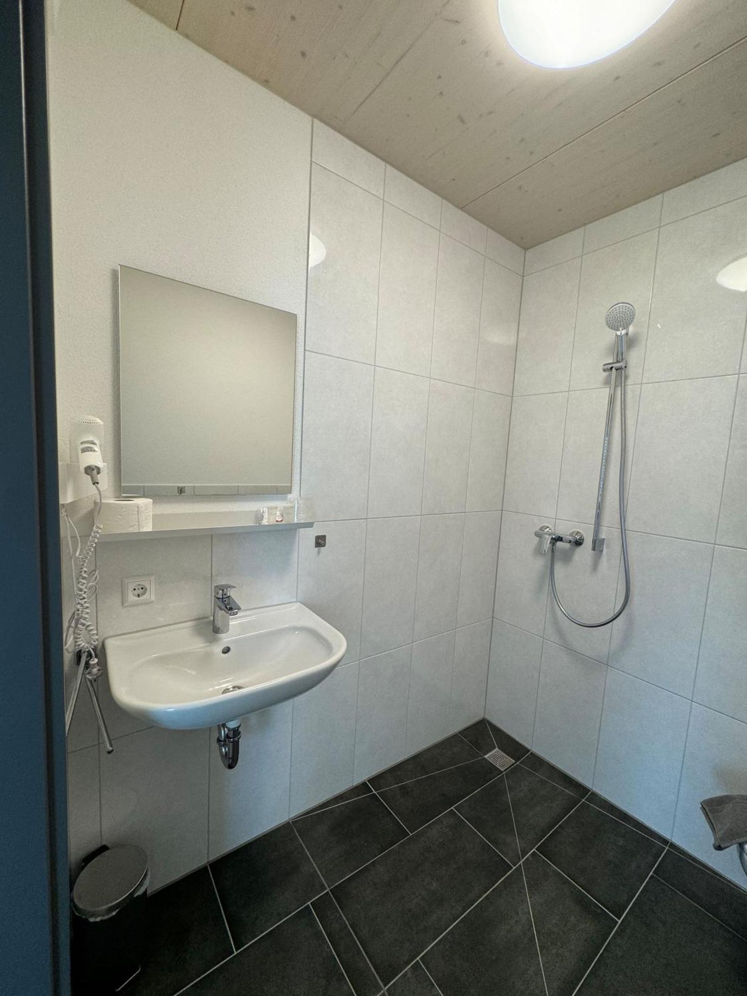 Hotel Lijo, Bei Basel Steinen  ภายนอก รูปภาพ